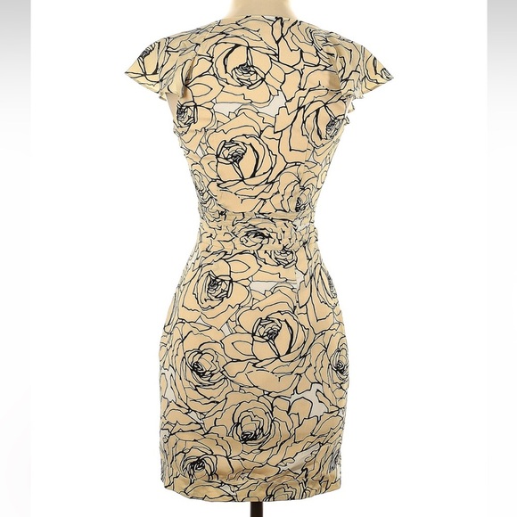 Bebe Chic Cream Roses Floral Ruffle Front Zipper Mini Dress Size XXS Y2K - Picture 4 of 8